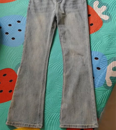 我是正在上大学，这个裤子是我妈妈在我没放假...