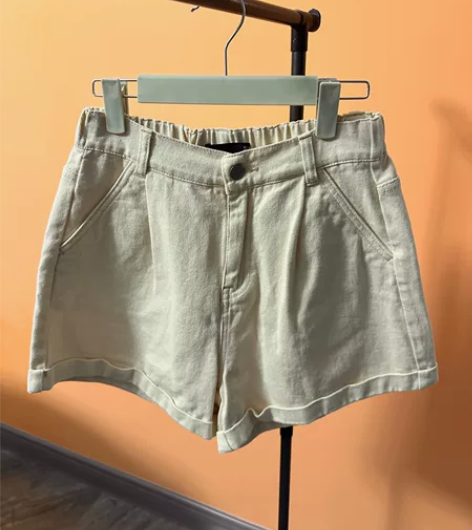 米白色松紧高腰卷边直筒牛仔短裤夏季薄款简约...