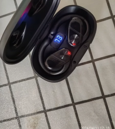 全新，骨传导蓝牙耳机 感兴趣的话点“我想要...