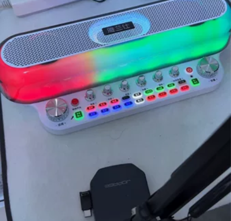 99 新，刚买了不到半个月，找到工作直播不...