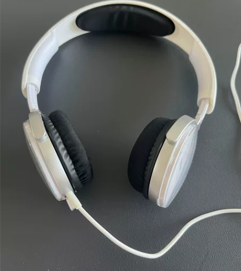 飞利浦耳机，基本未使用，非职业卖家售出不退...