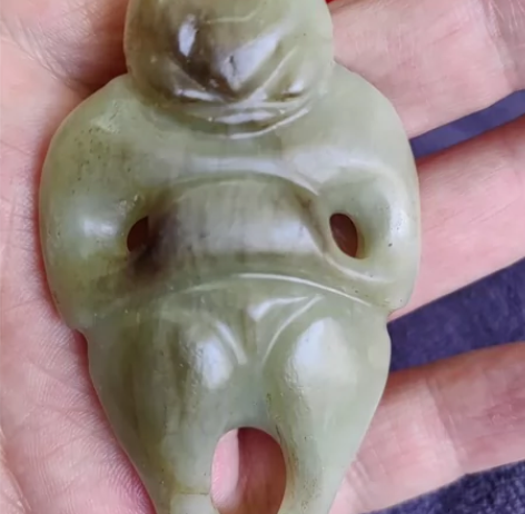 玉雕工漂亮喜欢的来,售出不退不换。 感兴趣...