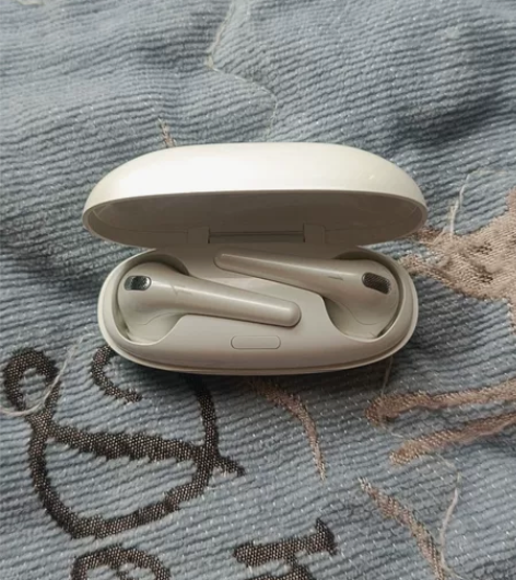 万魔舒适豆一代，单耳可用2-3小时，单机，...