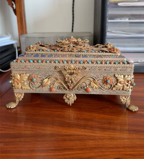 出一款精致的尼泊尔寺院老顶级工匠制作的镶嵌...