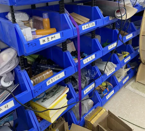 现在有36个470*300*170斜口零件...