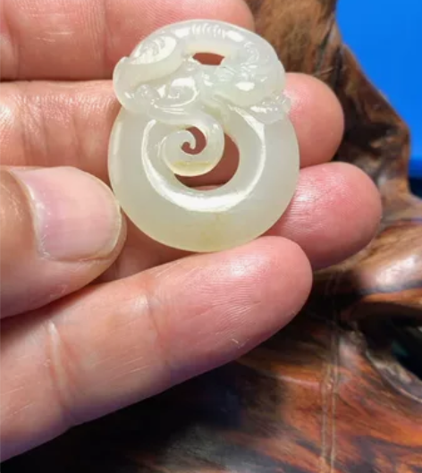 龙环，和田籽料，暖白种，玉质细腻，油润，挂...