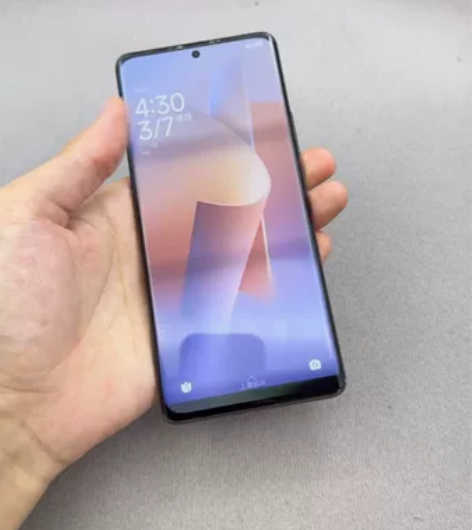 小米12pro，8+256 （关注我，每天...