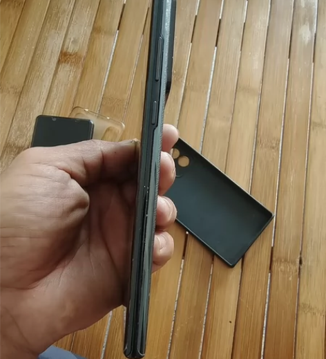 本人有两台备用机出售，成色看图，功能都一切...