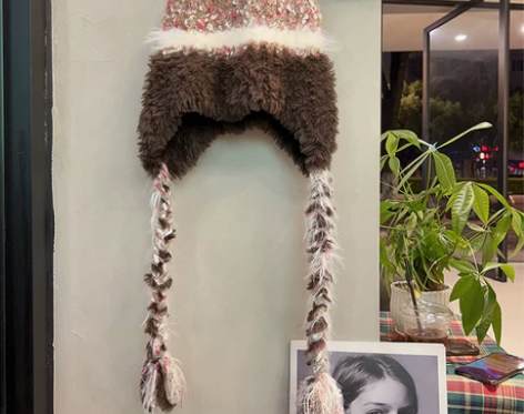 几乎全新，可刀 带子毛绒帽子秋冬名族风毛线...