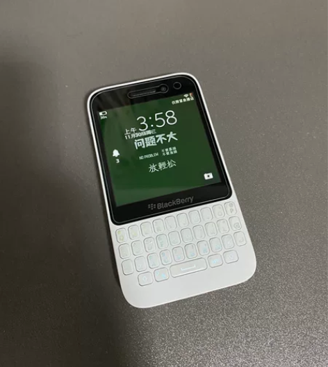 黑莓Q5 blackberry 白色触摸按...