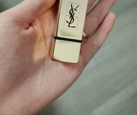 ysl口红01正红色 朋友送的，用过几次，...