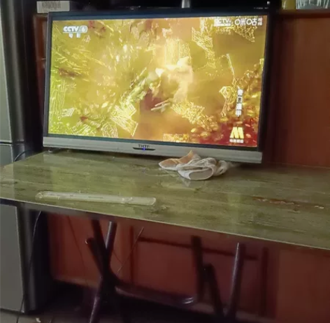 清华同方液晶电视32寸，没有毛病没有修理过...