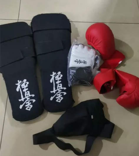 空手道护具，护膝，手套，拳击手套，护裆，小...