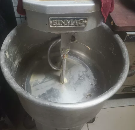 改行出烘焙设备一套，烤炉，打蛋机，打面机，...