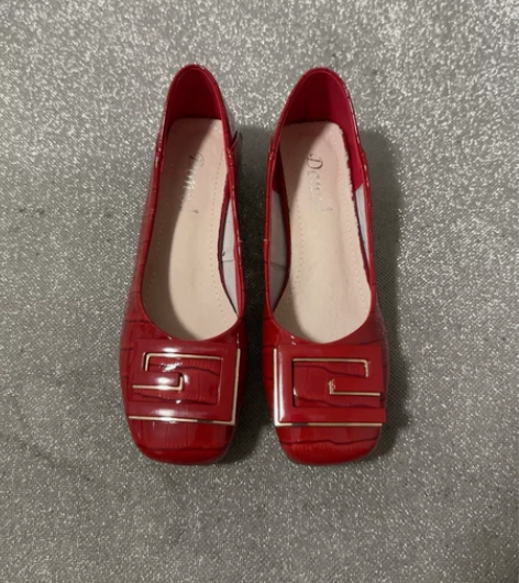 全新35码女士真皮皮鞋，编号m123，头层...