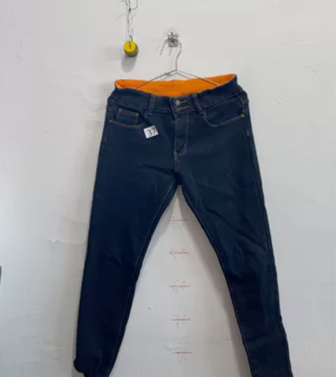 女士加绒牛仔裤腰围平铺37厘米 感兴趣的话...