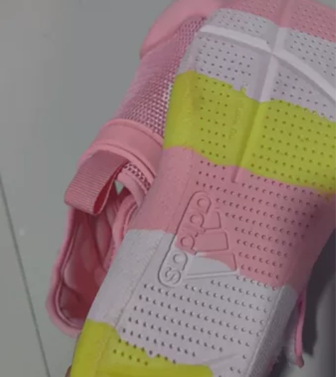 全新阿迪试穿童鞋28码，吊牌摘了，无鞋盒了...