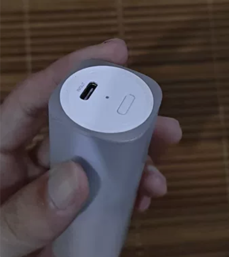 小米口红充电宝 送一根50cm的短线有磕碰...