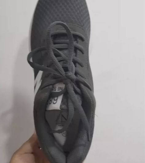 新百伦男鞋，颜色是碳灰色！穿上超轻！适合上...