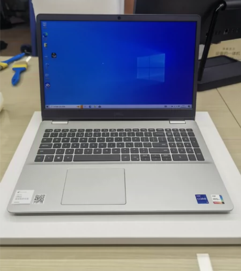 戴尔灵越 3501，i7-1165G7 1...
