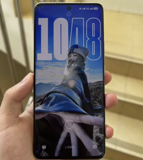 小米13pro配色陶瓷绿,裸机手感无敌,由...