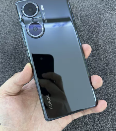 荣耀60，95新，一亿像素超清影像适合拍照...