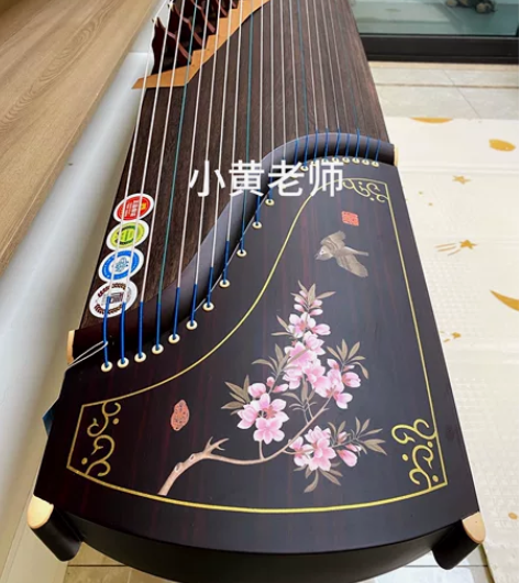 敦煌二手古筝 原价是9千多 拍即送琴架琴包...