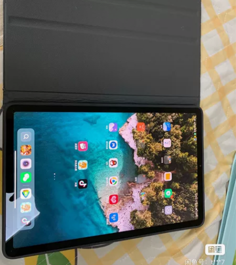 自用小米平板5 Pro ，屏幕有一处小裂痕...