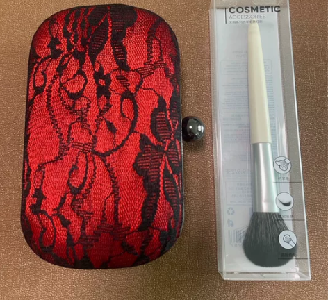 1.全新安利雅姿炫魅红情典藏手袋 复古典雅...