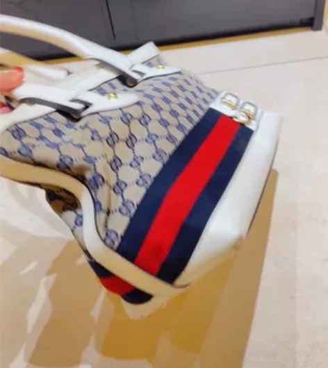 Gucci挎包  成色如图 刚实拍的照片 ...