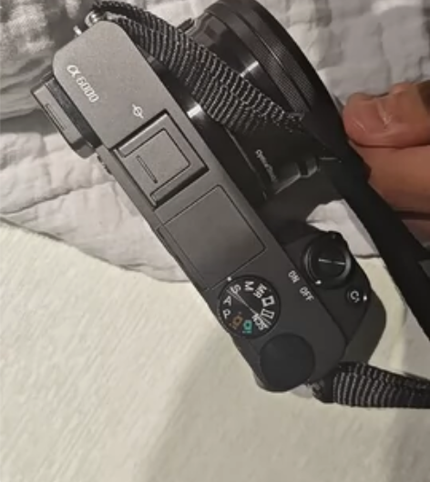 a6000索尼，99.99新，有需要的找我...
