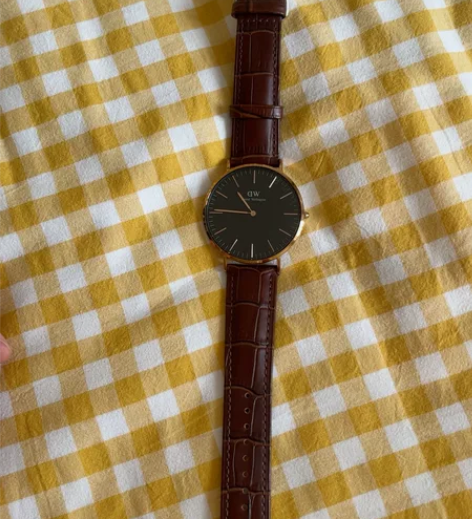 DW正版，旗舰店买的 皮带款，男款实物图刻...