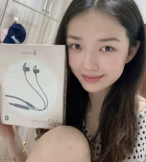 漫步者挂脖式蓝牙耳机 朋友送了其他耳机 这...