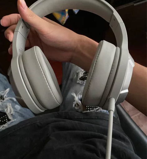 刚买没有用到2个月 盒子和usb在学校 目...