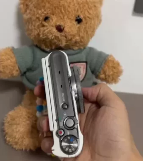 卡西欧zr1100 奶白色 1610w像素...