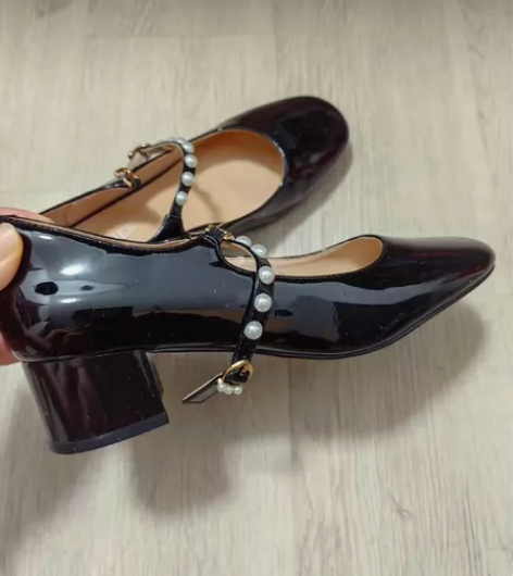 千百度 中跟玛丽珍鞋黑色 穿了一次