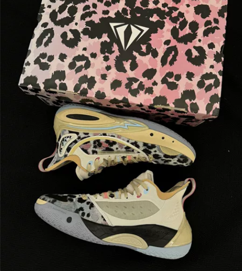 乔丹毒牙3PRO 豹纹配色 非常漂亮 尺码...