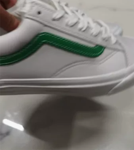 【VANS万斯】正品包邮！全新全皮面运动滑...