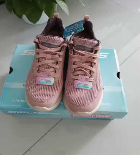 全新正品Skechers斯凯奇女鞋,这个品...