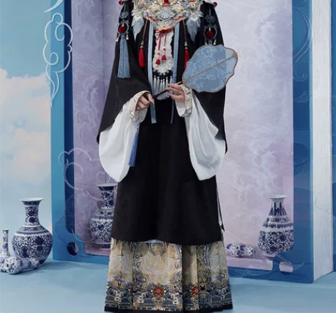 【十三余君心凌云出租】 【云肩马面裙汉服学...