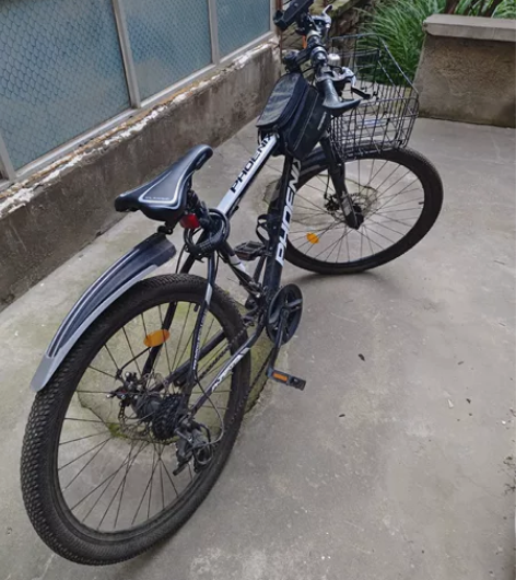 山地自行车，凤凰牌，线拉碟刹，有轻微使用痕...