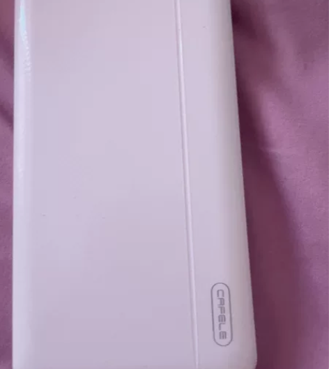 卡斐乐充电宝，10000毫安的。买来发现不...