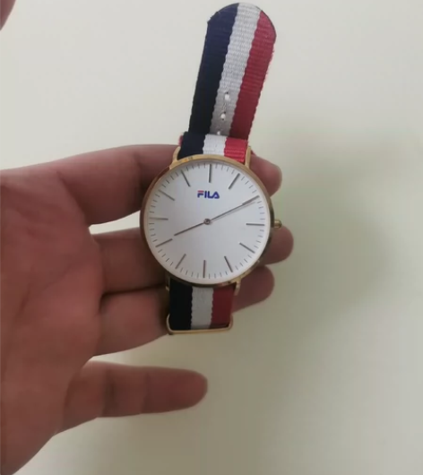 FILA斐乐手表官方正品4公分 表盘小瑕疵...