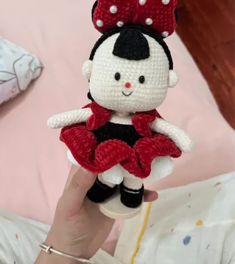 全新手工编织芭蕾小娃娃带蝴蝶结 感兴趣的话...