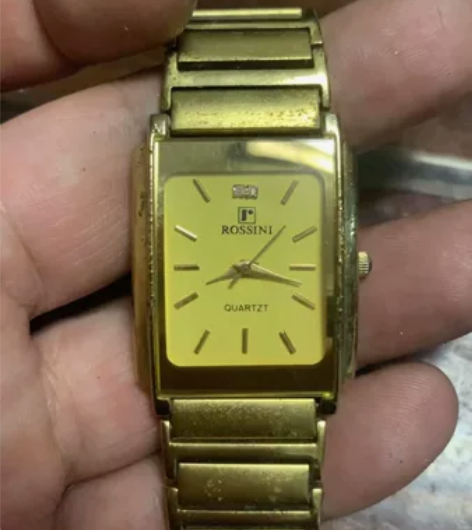 罗西尼 手表石英，刚换新电池走时精准，好久...