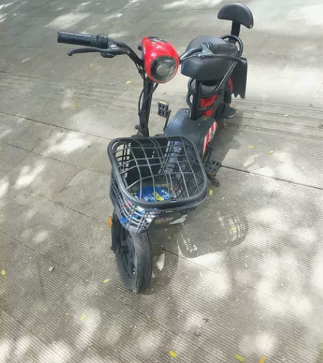昌平，小车，慢点骑能骑30公里。没有任何磕...