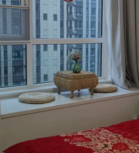 田园典雅风，飘窗桌+垫，9成新，搬家低价出...