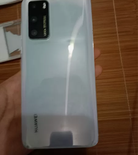 女生自用华为p405G，现已经换手机，外观...