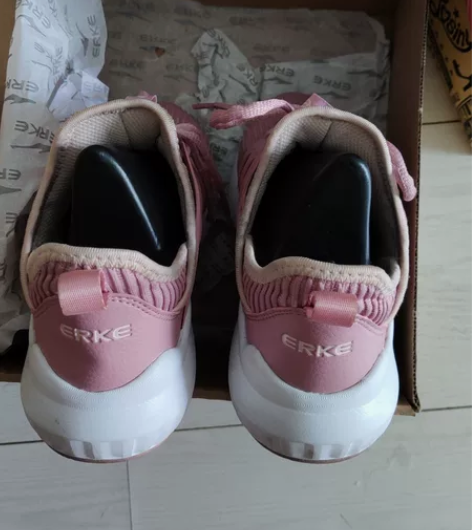 鸿星尔克，35号，运动女鞋，正品。试了没穿...