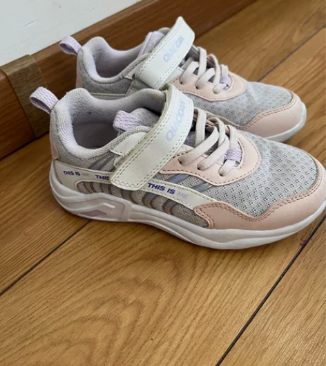 乔丹女鞋春秋款运动鞋 31码 内长19.5...